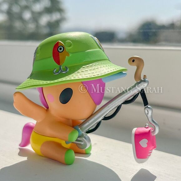 Tokidoki Gone Fishin' Fun in the Sun Unicorno Fishing Rod Unicorn Beach Figure - Picture 1 of 10